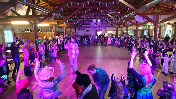 Kinderfasching in Bardowick Kinderfasching im Schützenhaus in Bardowick mit vielen verkleideten Kindern